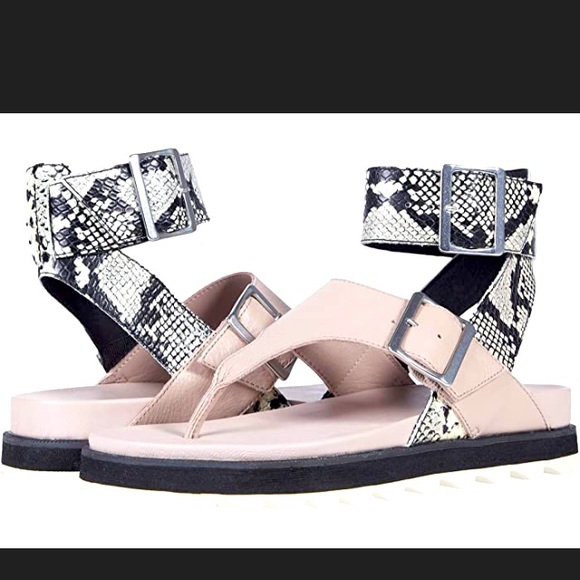 Sorel Shoes - Sorel Women’s roaming T-strap sandals ladies size 6.5